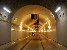 alter Elbtunnel.JPG